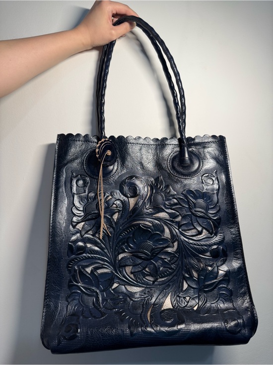 Patricia Nash Handbags - Patricia Nash Black Hand-Tooled Floral Leather Tote with Tassel